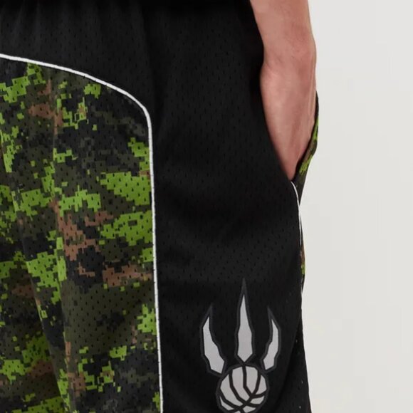 Mitchell Ness Mens NBA Toronto Raptors Swingman Basketball Shorts Camo L NWT - Picture 5 of 13